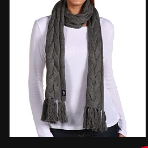 Ugg Gray scarf - Picture 4 of 4